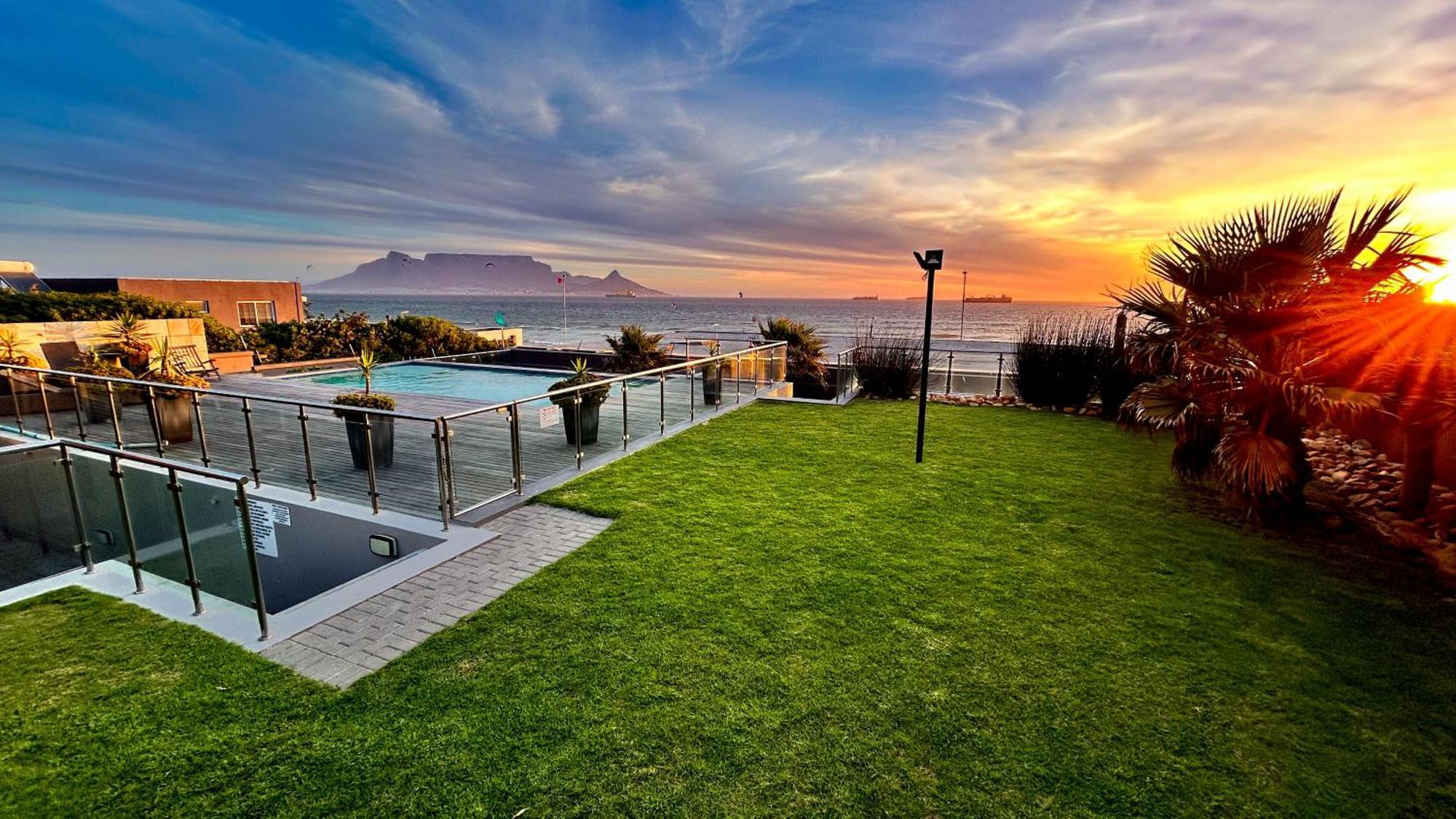 Heaven On Earth - Blouberg Beachfront Self-Catering Apartment Bloubergstrand Extérieur photo